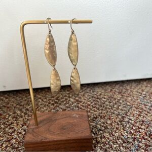 Gold tone pale oblong oval leaf dangle earrings lightweight vintage art abstract